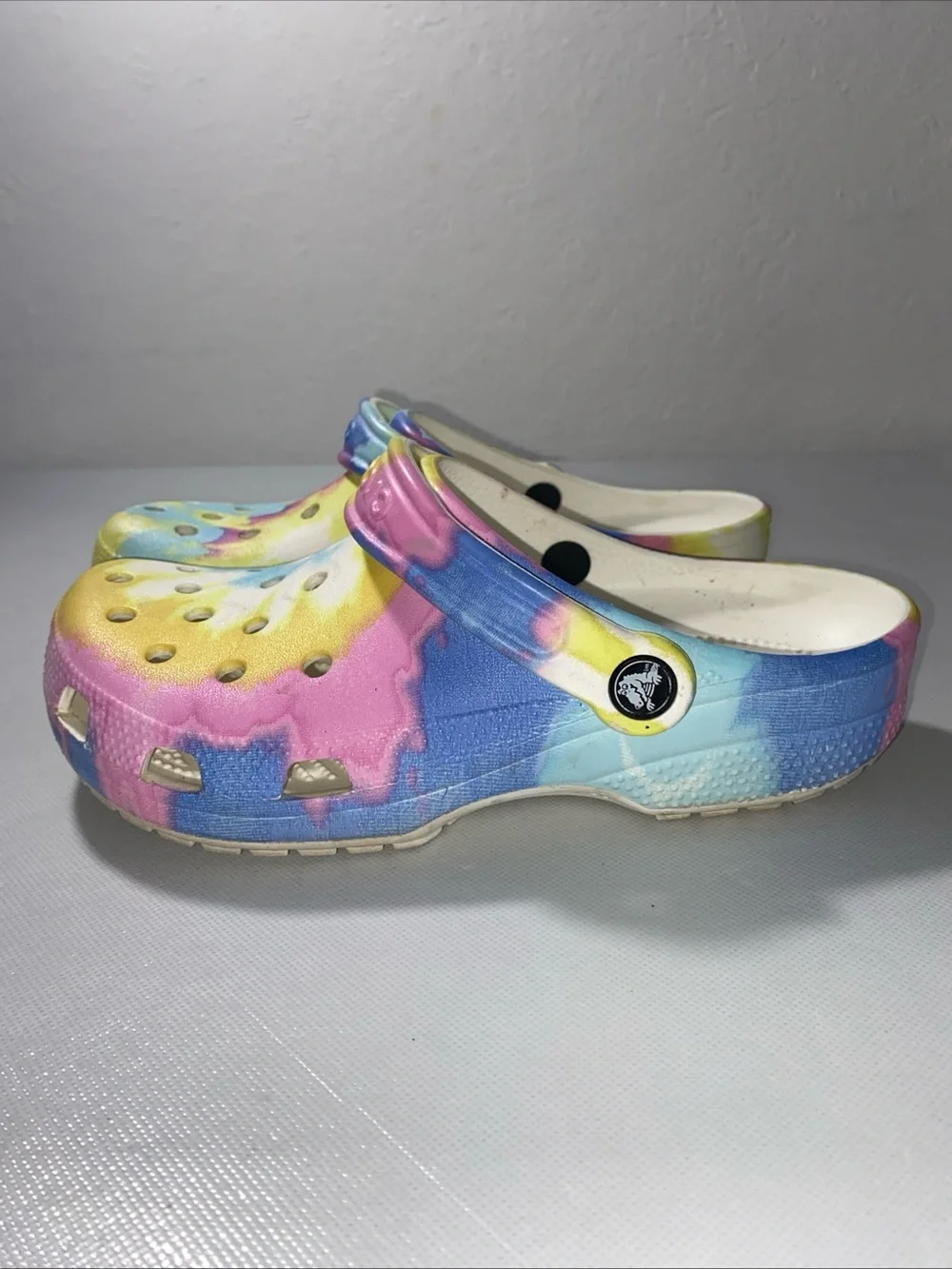 GOOD Unisex Classic Clog Tie-Dye Crocs Size 5 Men 7 Women